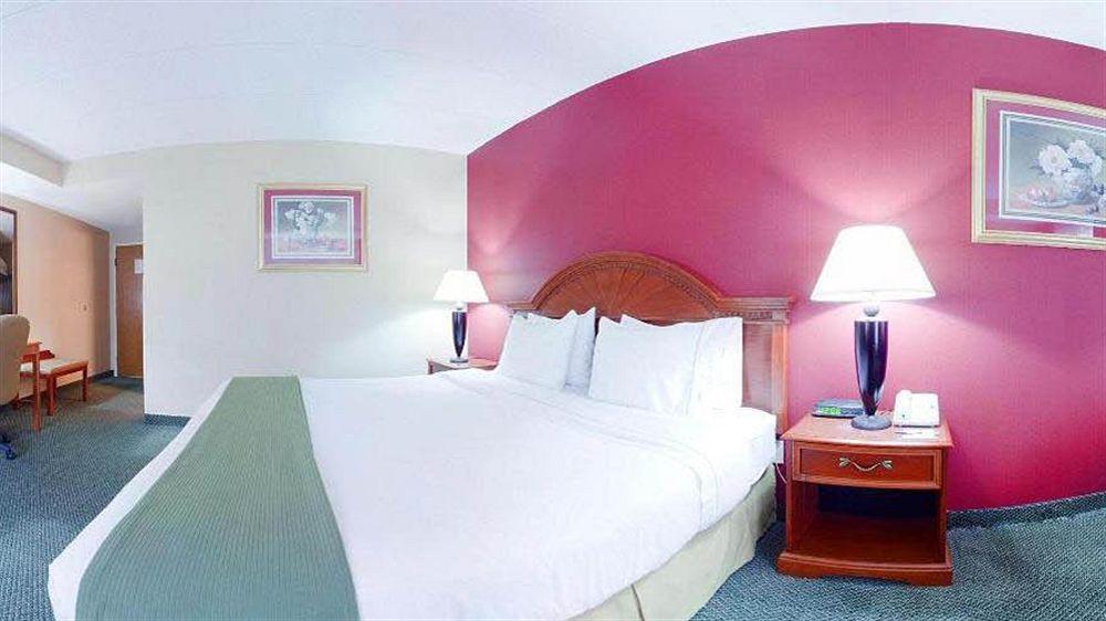 Express By Ihg Hotel Easton